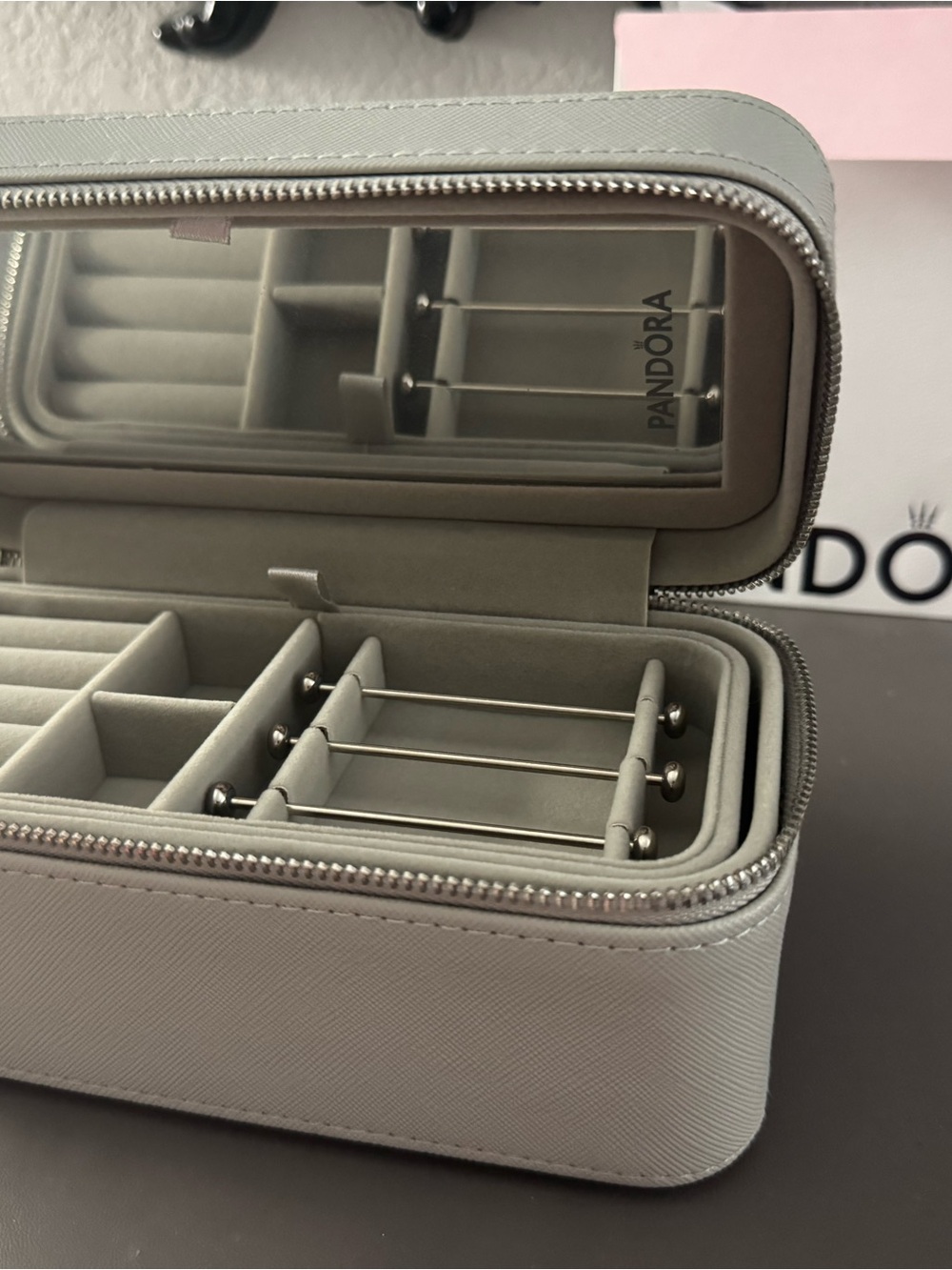 Pandora Gray Jewelry
Organizer Case with Mirror - Picture 3 of 3